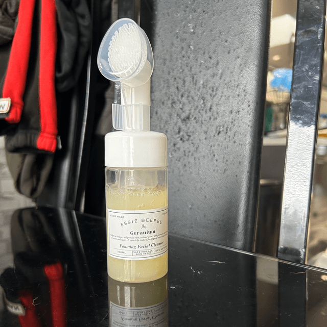 Geranium Foaming Facial Cleanser - 100ml